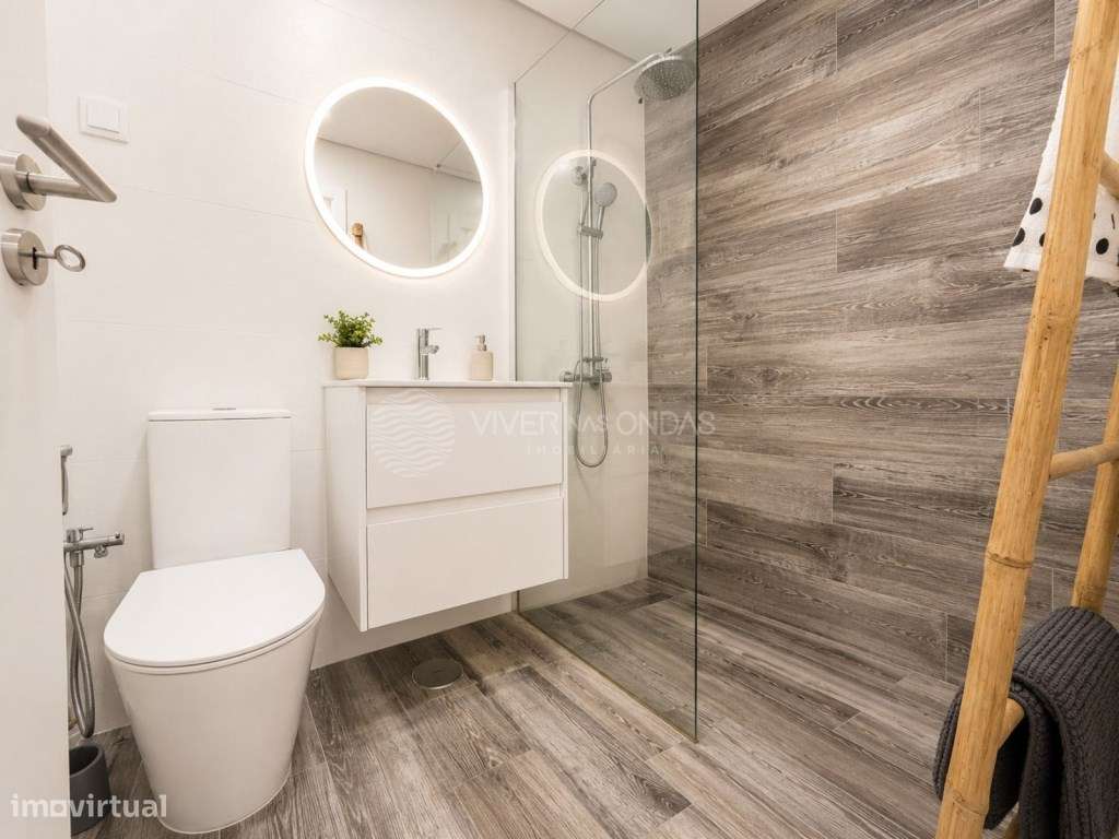 Andar de Moradia T2 remodelado em Santo António - Costa da Caparica-17