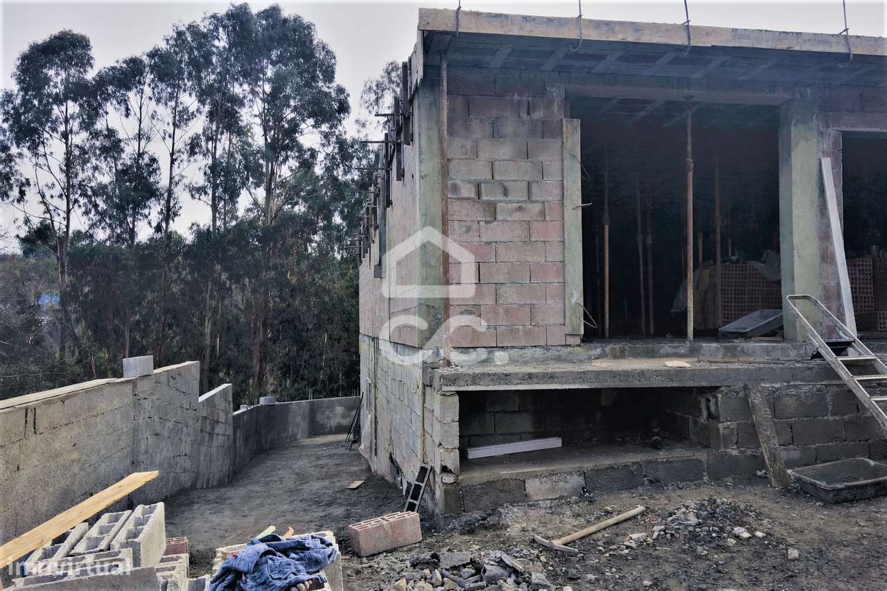 Moradia T2 + 1 em Construção em Delães-13