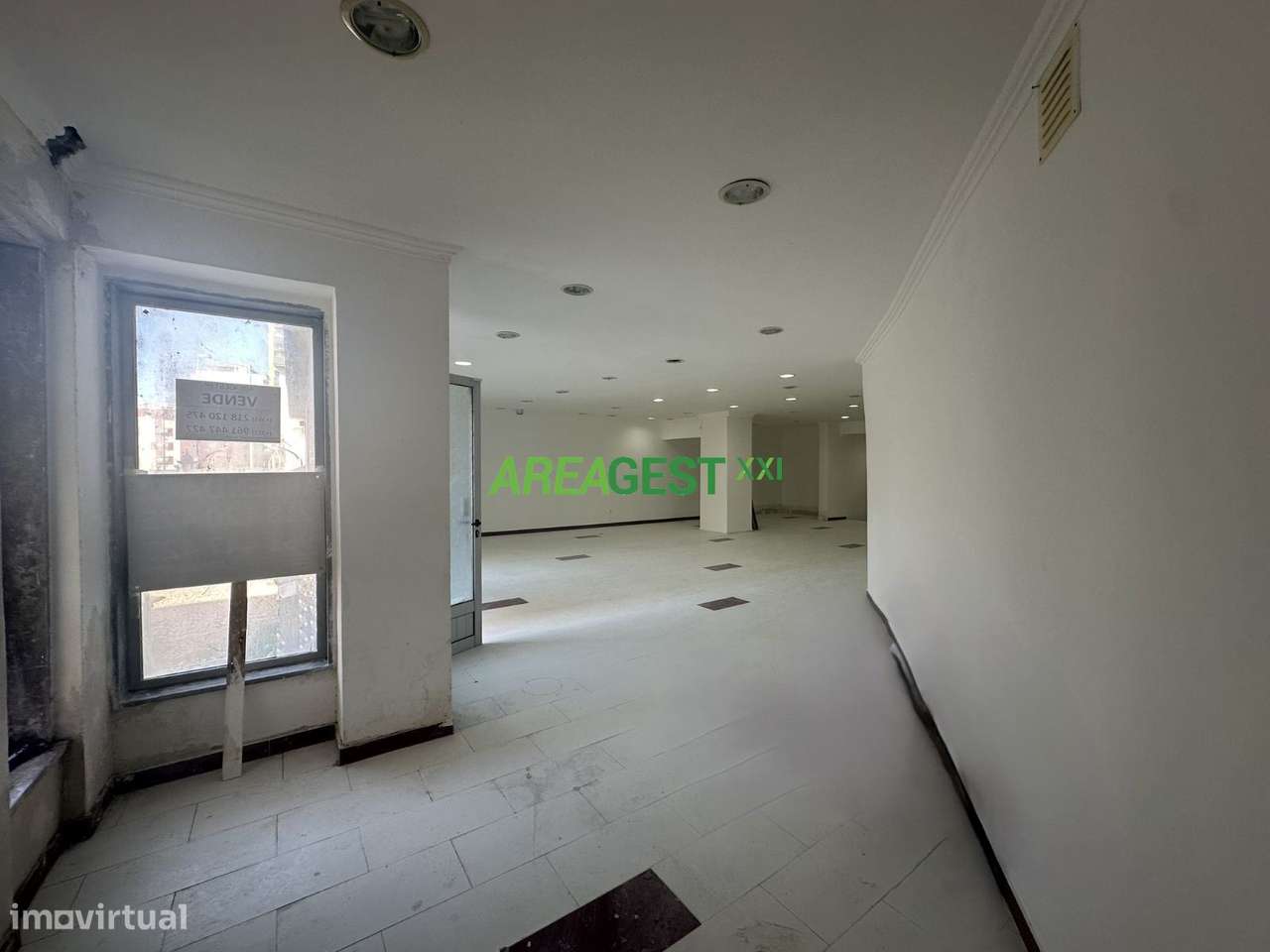 Loja ampla para venda na Costa da Caparica, Almada - Grande imagem: 5/25