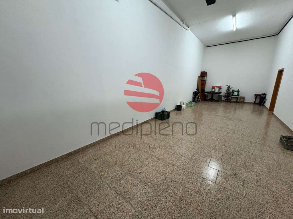 Moradia Bi-Familiar T8 Venda Moimenta da Beira-10