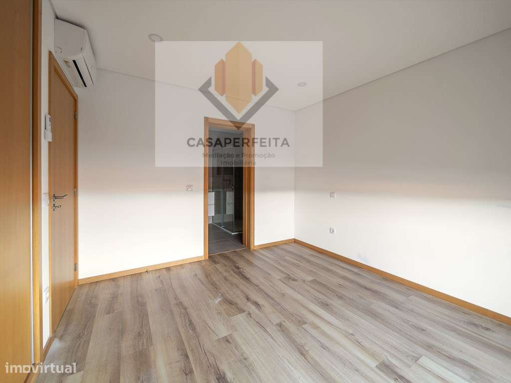 Apartamento T2 Novo com Varanda e Lugar de Garagem - Pedroso-25