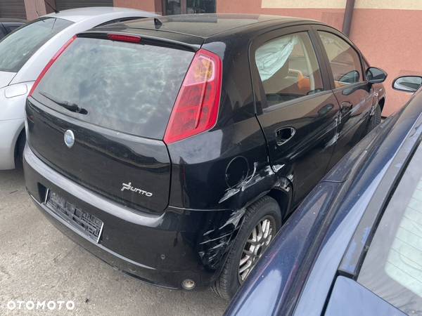 Na części Fiat Grande Punto 5D Silnik 1.4 350A1000 skrzynia manualna 5B kod lakieru 891B 891/B - 4