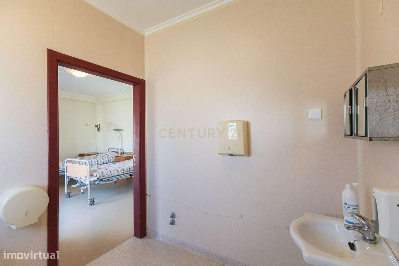 Exclusiva Oportunidade de Investimento:  Residência Geriátrica em Func-21