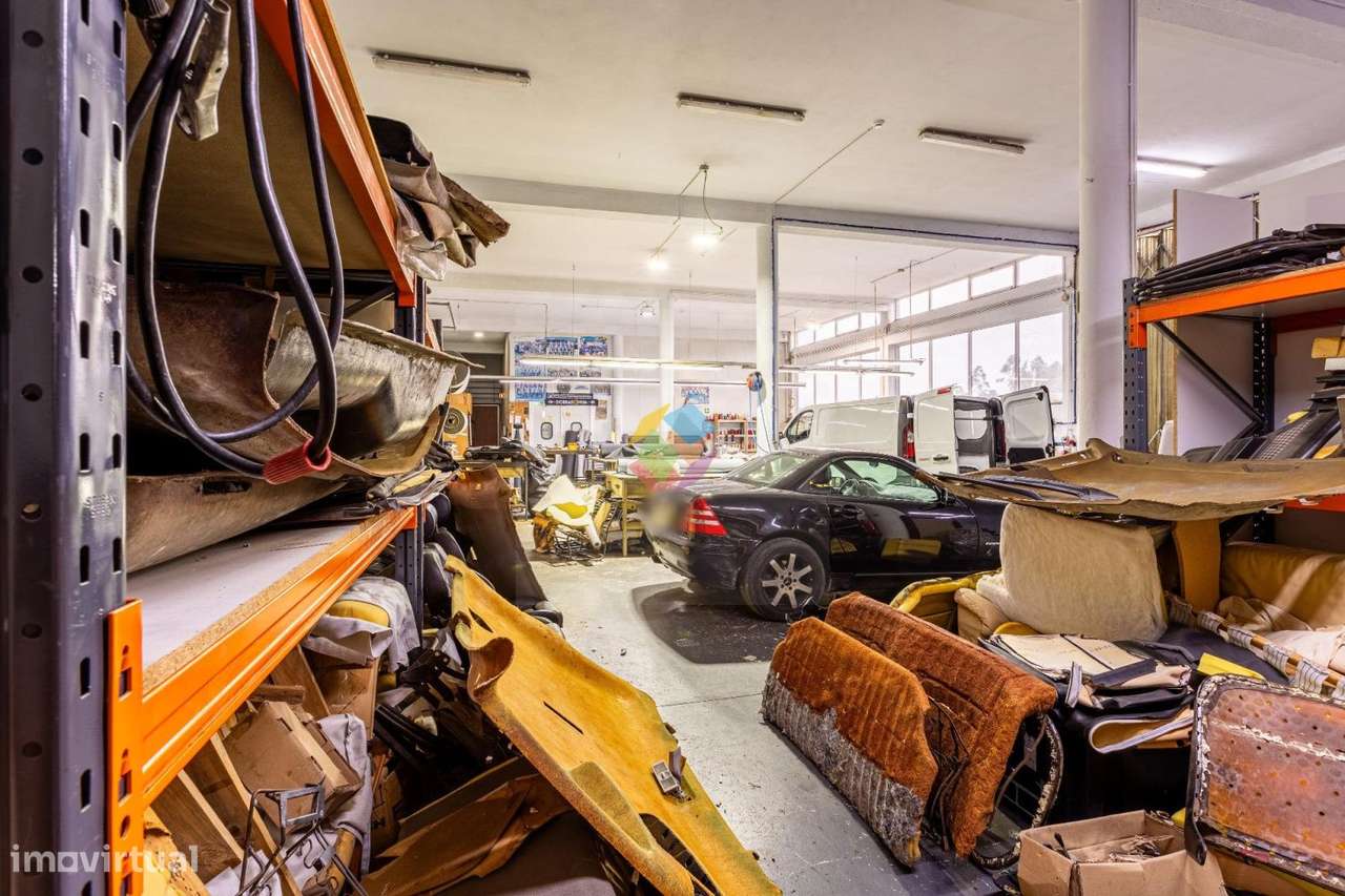 Armazém na Zona Industrial de São João de Vêr-15