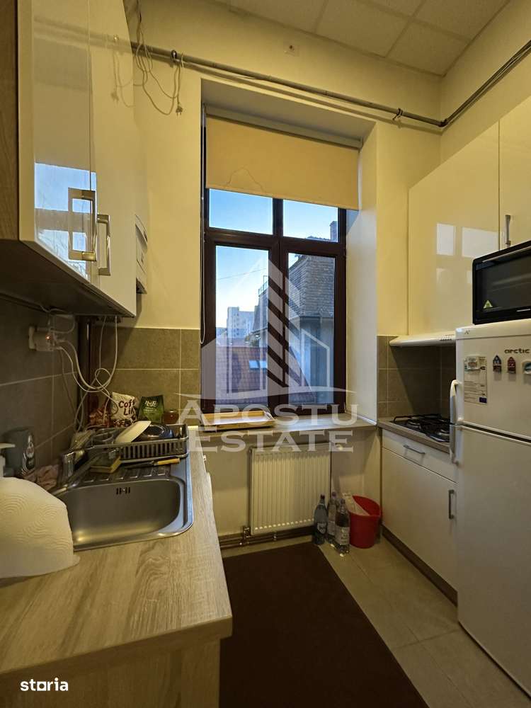 Apartament cu 2 camere, ultracentral, la etajul 1 in cladire istorica. - Imagine principală: 5/10