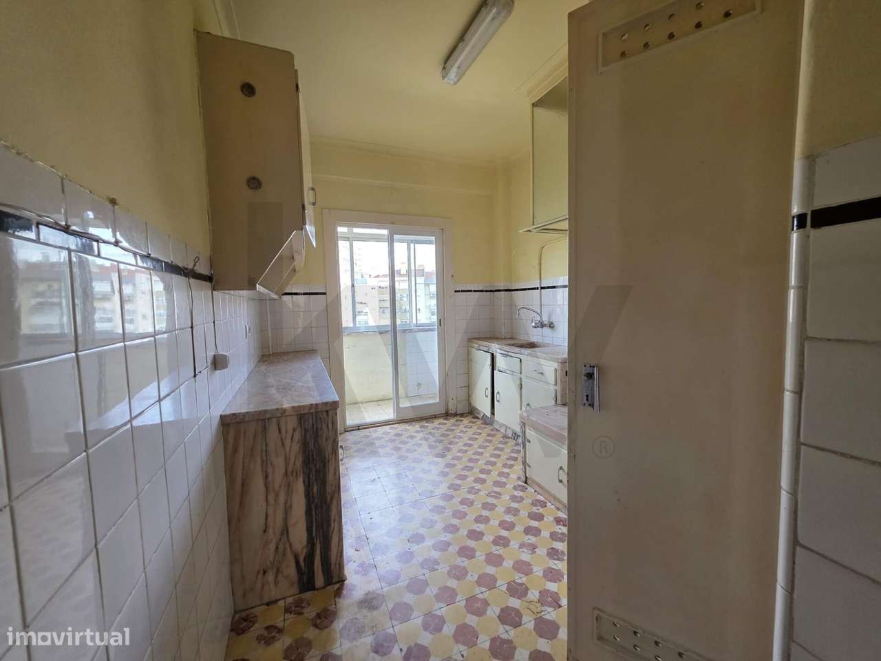 BENFICA | APARTAMENTO PARA REMODELAÇÃO | €330.000 - Grande imagem: 4/16