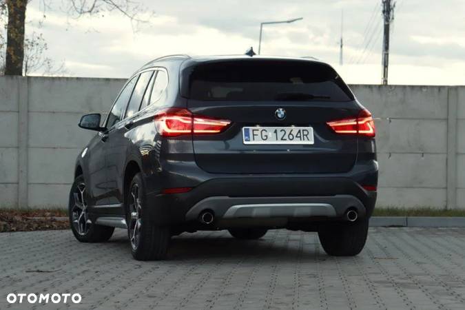 BMW X1 sDrive18d - 13