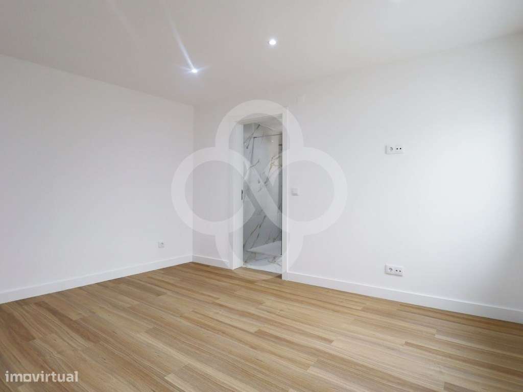 Apartamento T3 remodelado ao Chiado e Santos ao IADE e ISEG em Lisboa-8