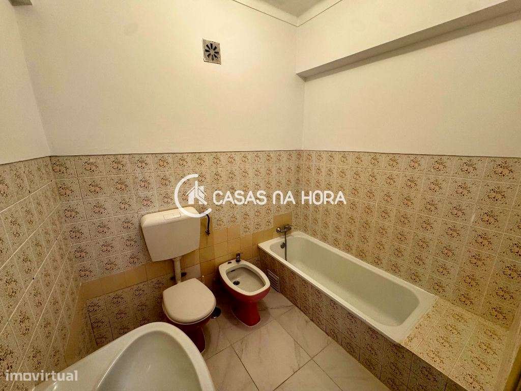 Apartamento T3 em Almada próximo da Base do Alfeite-9