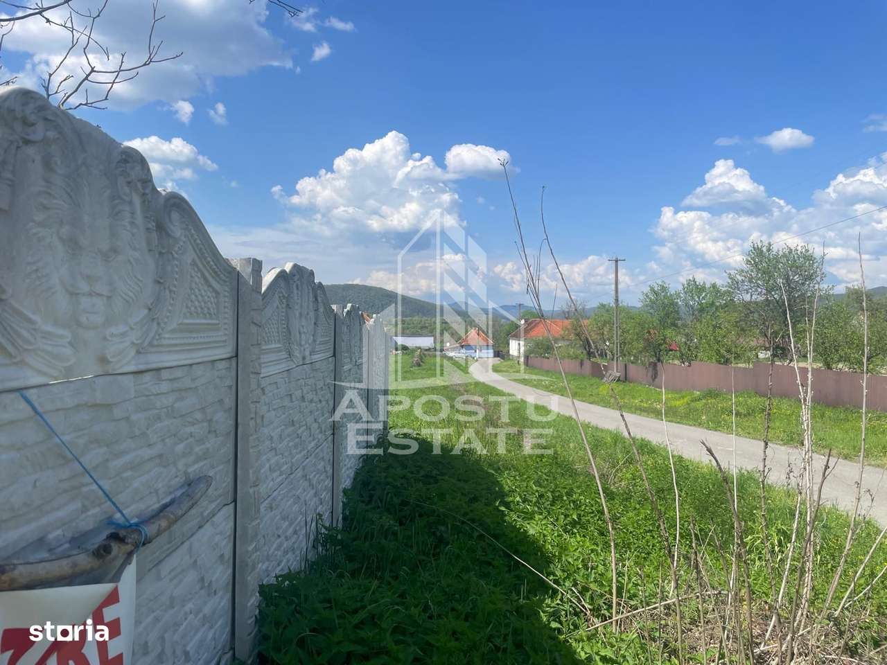 Teren intravilan, partial imprejmuit, eligibil grant- Pojoga, com. Zam - Imagine principală: 5/12