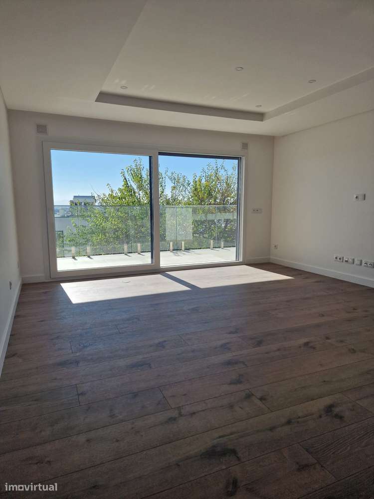 T3 2º Luxo c Estac. Arrecad., Varandas, Vistas jtº Forúm Almada-3