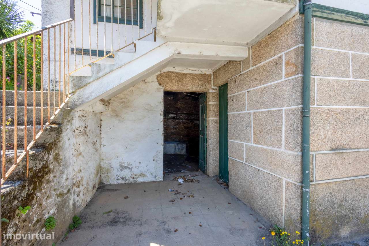 Casa para reabilitar em Arco de Baúlhe – Oportunidade única-5