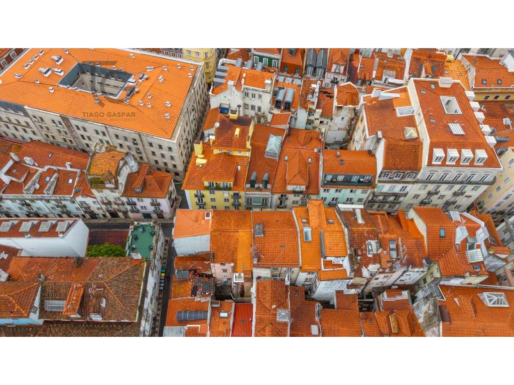 Prédio com 7 Unidades de AL e Loja em Lisboa-30