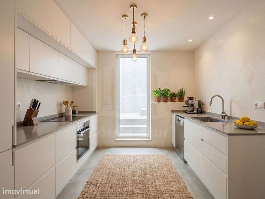 Moradia T2 no Centro Histórico de Setúbal - Oportunidade Única!-3