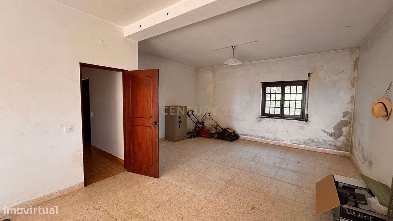 Moradia T5 com Terreno Generoso  - Mafra-10