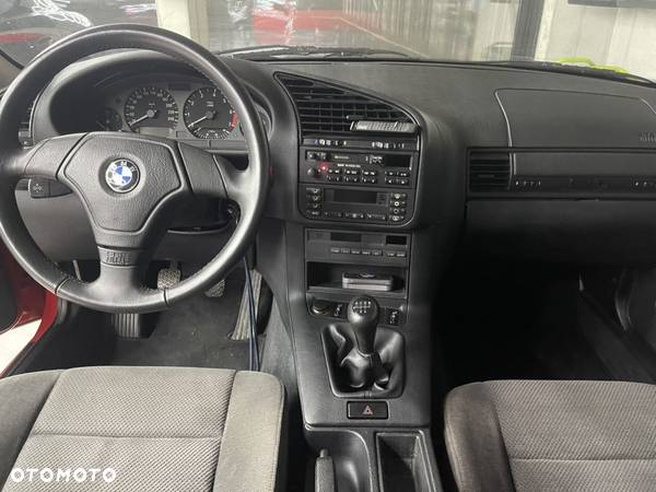 BMW Seria 3 316i - 5