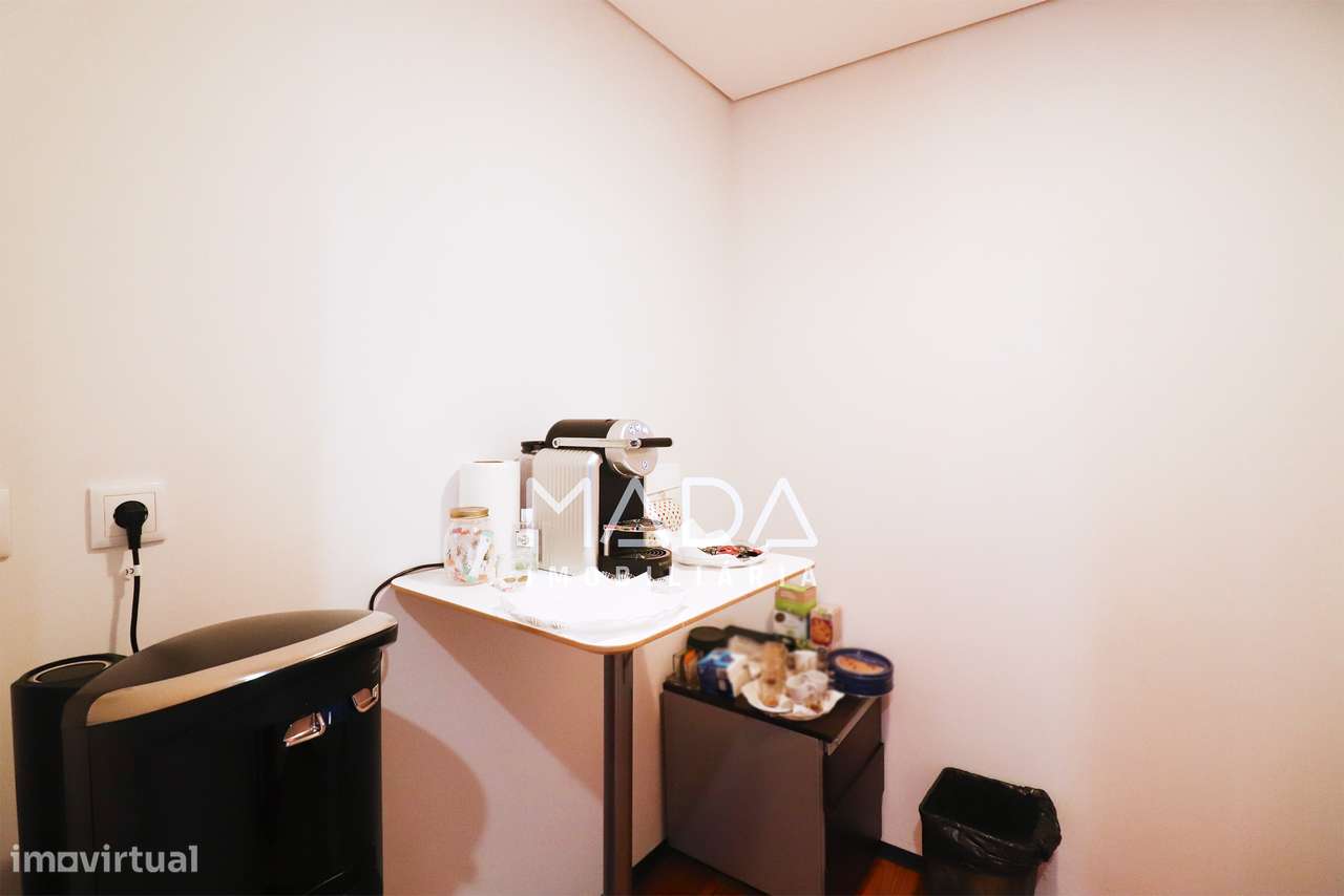 Escritório c/garagem (12 carros) na Av. da República em V.N. de Gaia-37