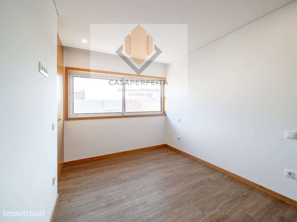 Apartamento T1 Novo com Varanda Ampla e Lugar de Garagem - Oliveira...-18
