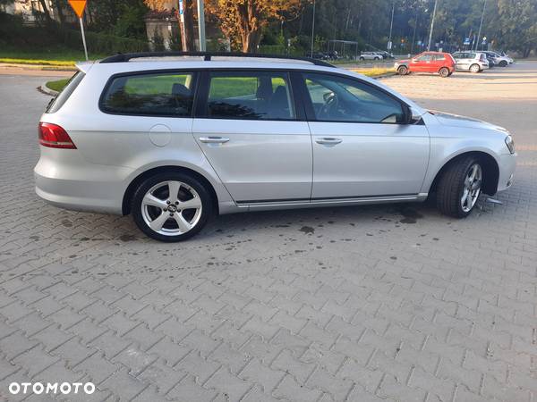 Volkswagen Passat 1.6 TDI Comfortline - 26