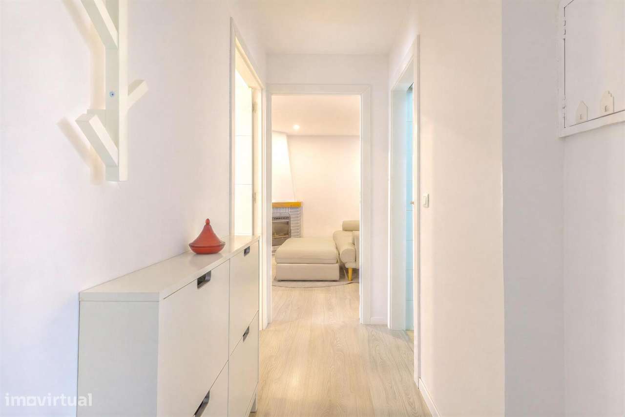 Apartamento T2 Renovado em Cruz de Pau, Matosinhos-13