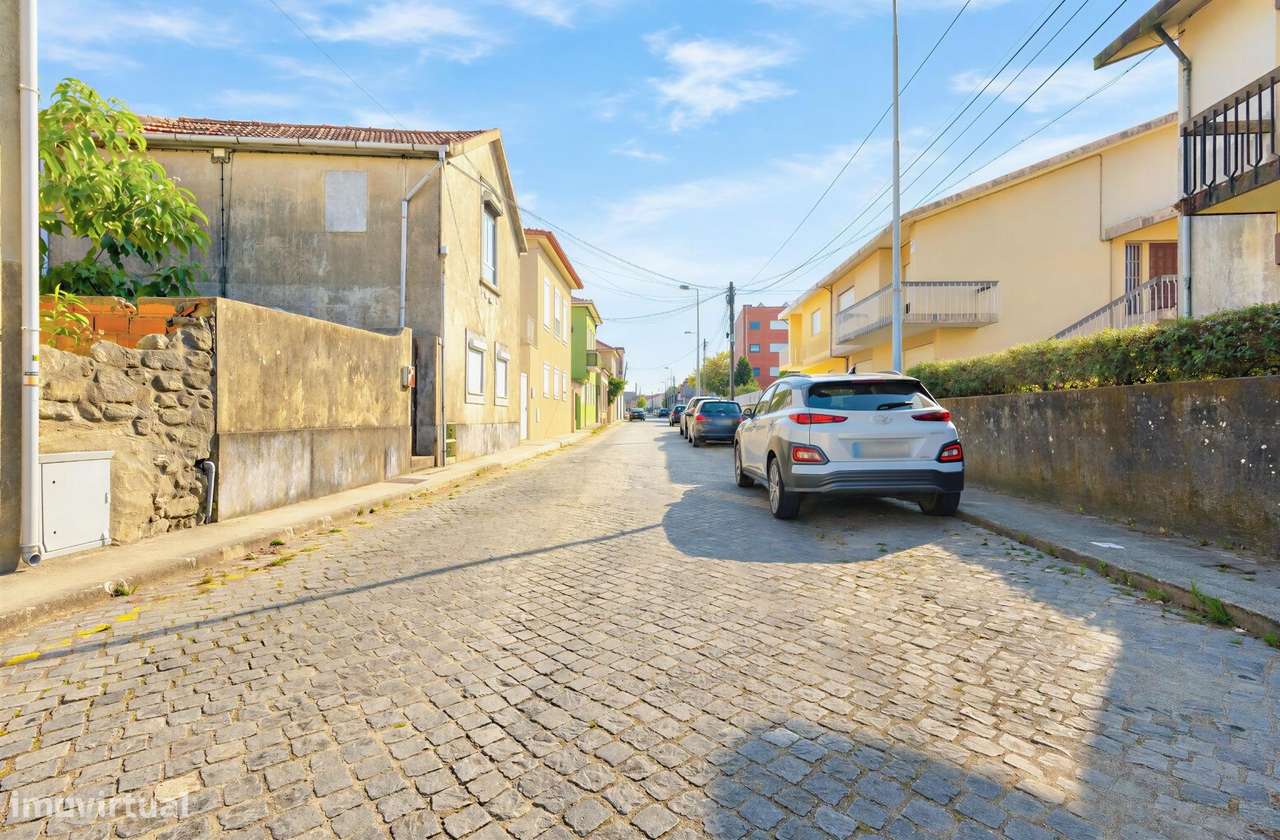 Casa Bifamiliar na Senhora da Hora | 185 m2 | Terreno com Cerca de...-36