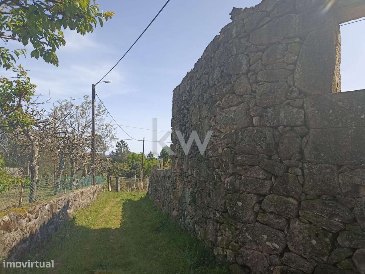 Casa para restaurar e terreno (1864,4m2) - Torre, São Pedro do Sul - Grande imagem: 5/9
