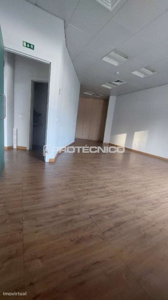 Escritório c/ 80m2 – Centro de Aveiro - Grande imagem: 2/9