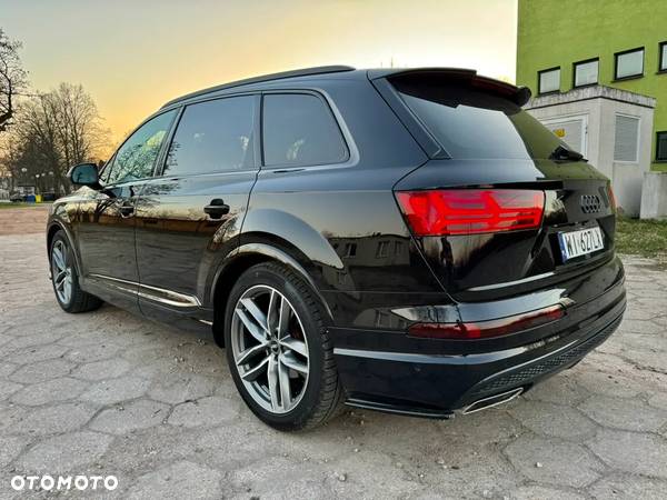 Audi Q7 - 7