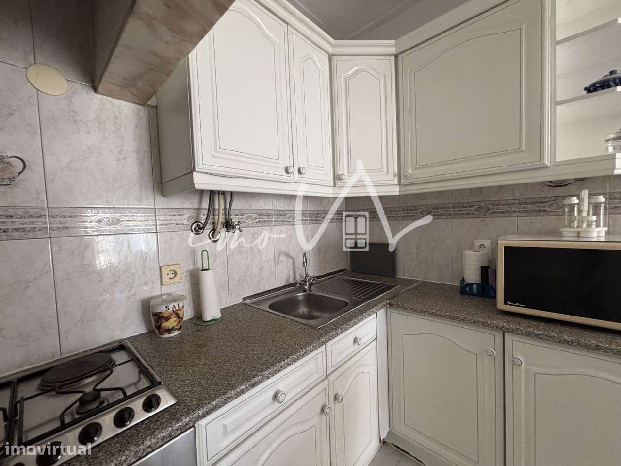 Apartamento T2 com parqueamento em Armação de Pêra - Grande imagem: 2/22