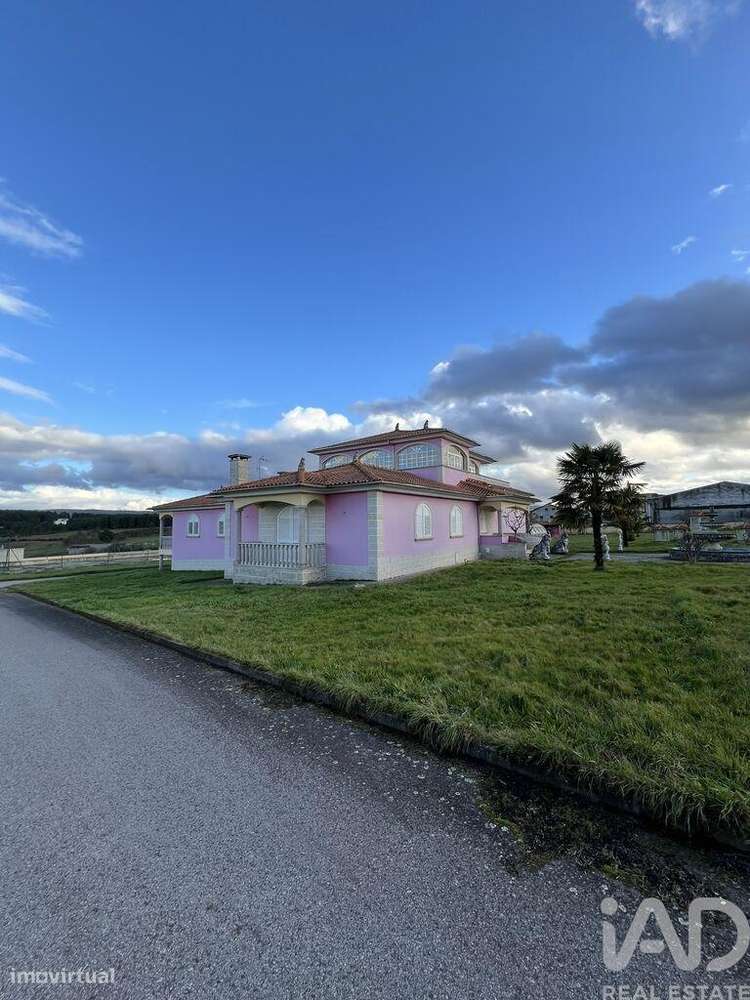 Moradia isolada T6 em Bustelo de 723 m2 - Grande imagem: 5/38