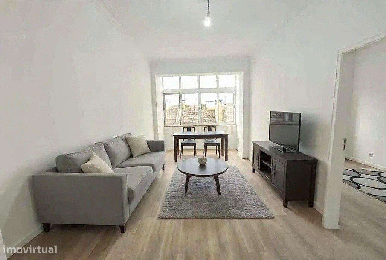 Imóvel T2 totalmente remodelado a estrear no Bairro Santos/Avenidas No-0