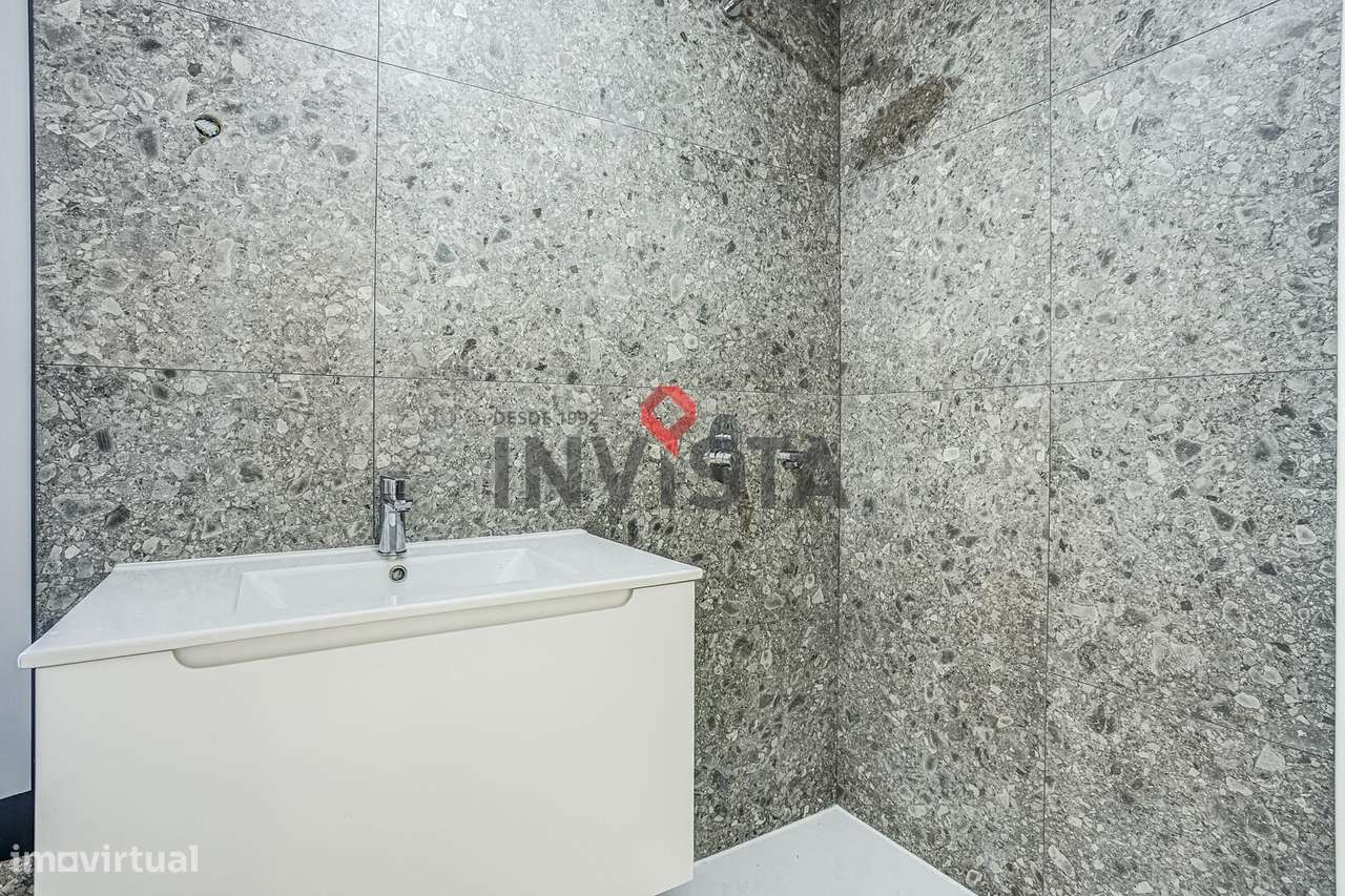 Moradia nova com 3 suites e com arquitectura moderna-24