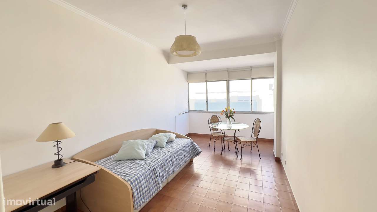 Apartamento T2 em Avenidas Novas com elevador-1
