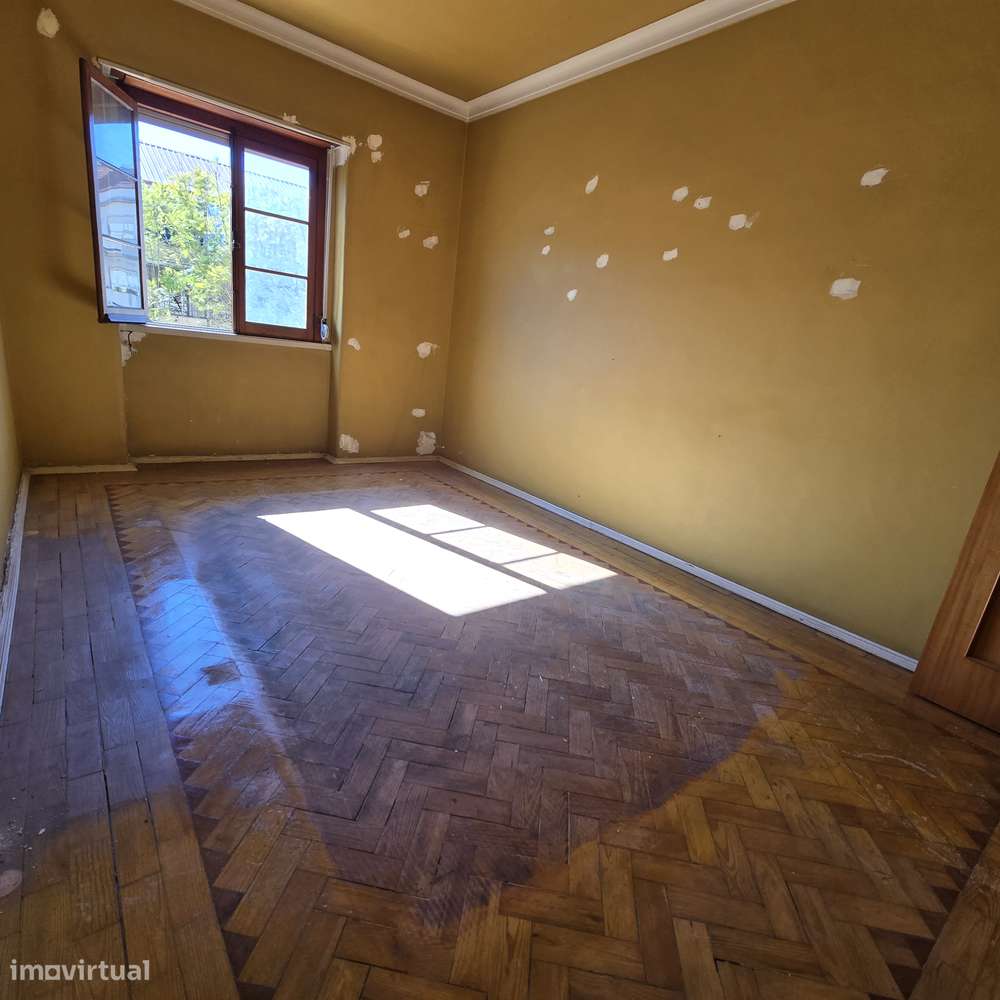 T4/T3 Renovado no Bairro do Liceu-49