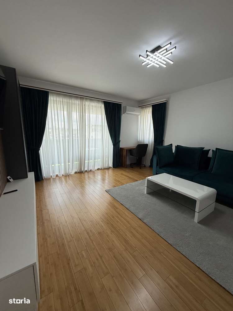Apartament 3 camere, garaj și terasă Central-4