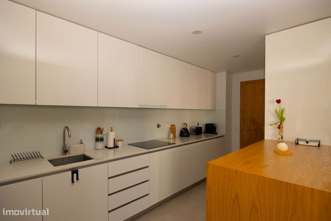 Apartamento T2 c/varanda, garagem e arrumos - 3o andar Prelada Ramalde - Grande imagem: 3/18