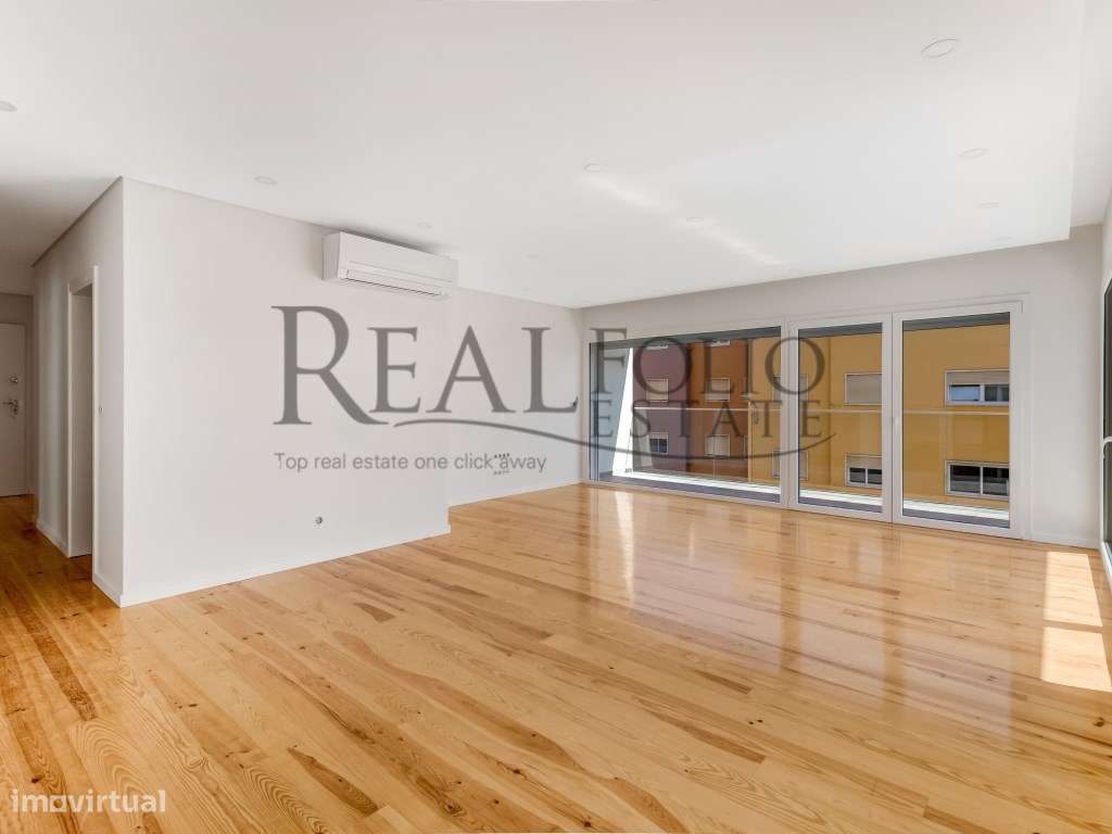 Apartamento T4 com Varanda junto à praia com vista Mar - Grande imagem: 4/24