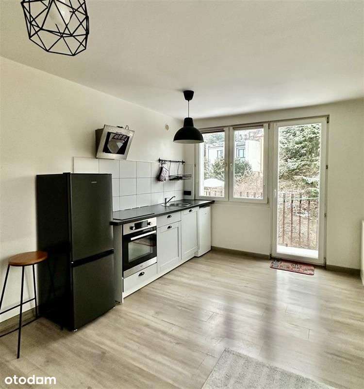 Gdynia ul. Komandorska. Zadbane 2 pokoje z balkone