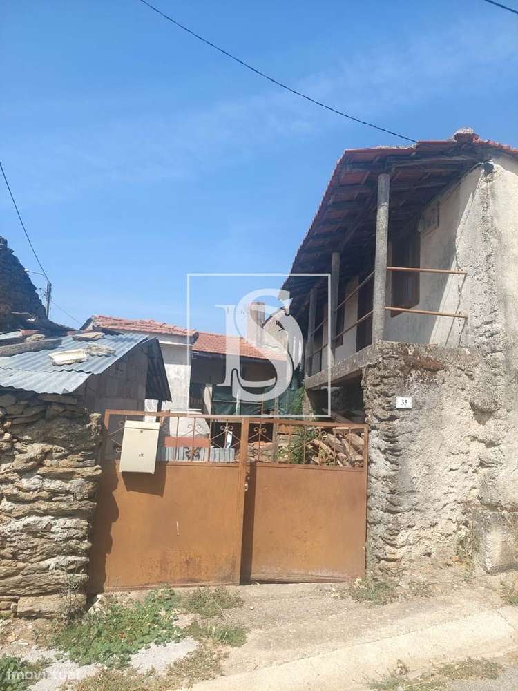 Moradia em Pedra para Restauro Vinhais-2