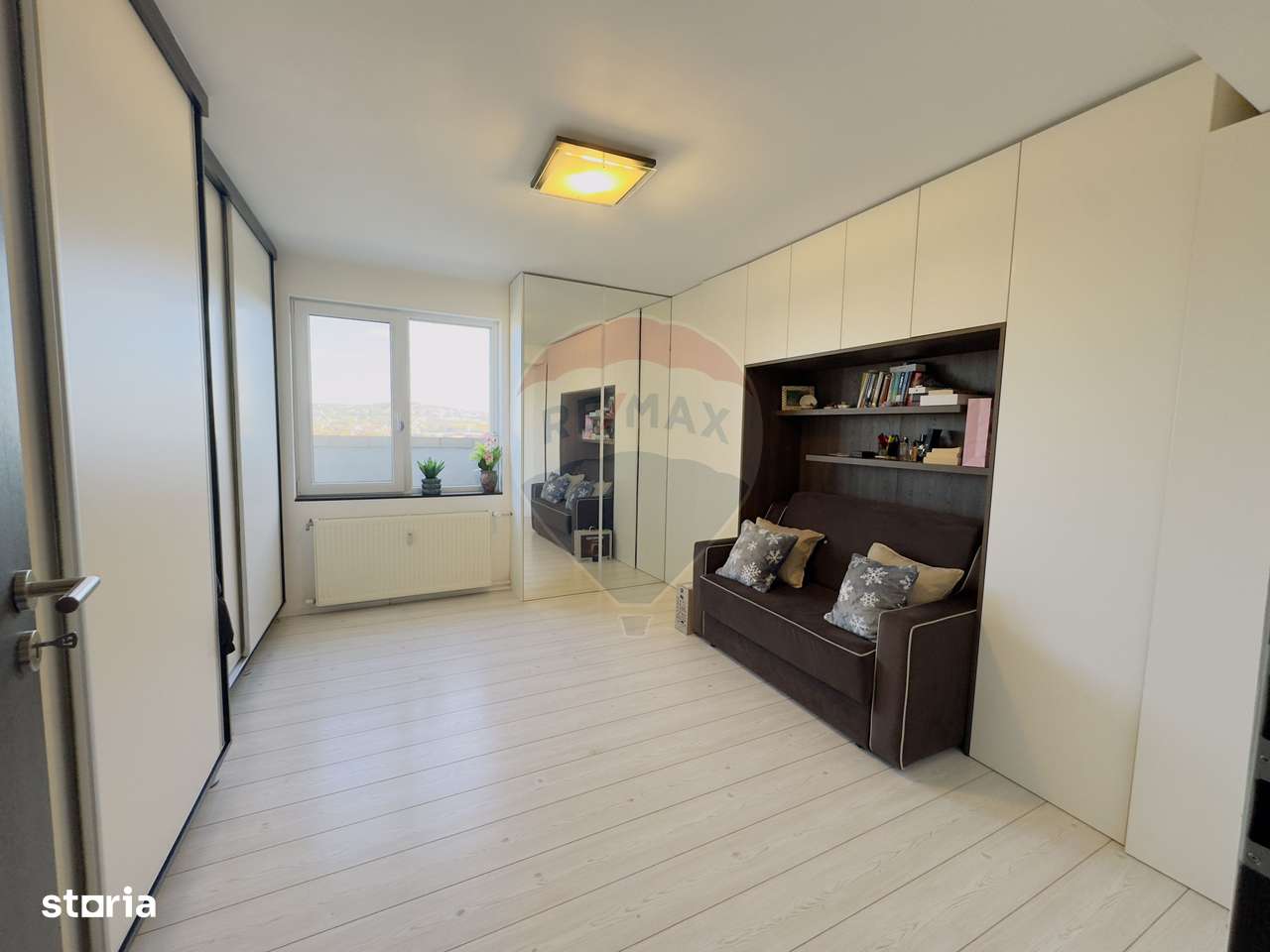 Apartament cu 3 camere + terasa inchisa (camera)  zona Decebal/Dacia-3