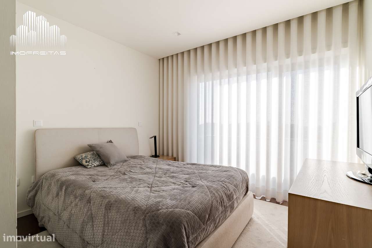 Moradia T4 de Luxo com Piscina numa das Melhores Zonas de Braga!-7