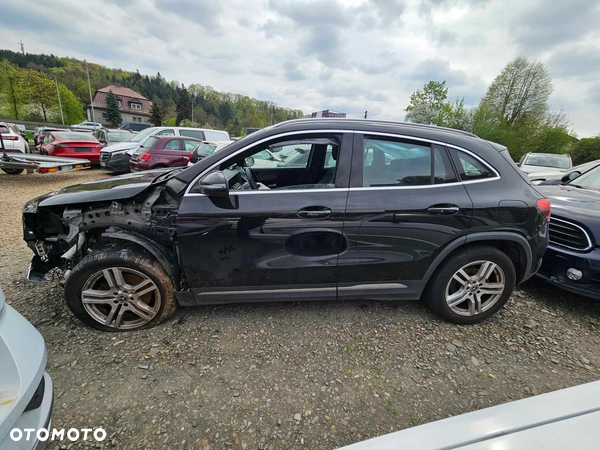 Mercedes-Benz GLA 200 7G-DCT Progressive Advanced - 16