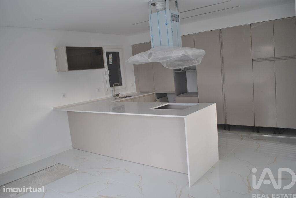 Casa T4 em Fernão Ferro de 294,00 m2 - Grande imagem: 4/20