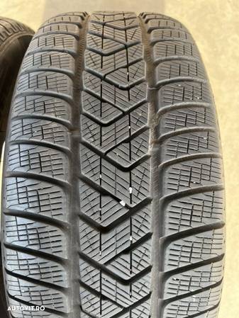 vând 2 anvelope 235/55/19 Pirelli runflat de iarnă ca noi - 4