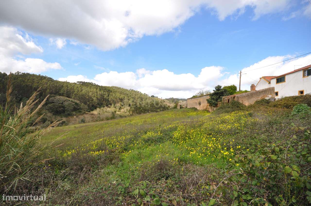 Terreno com Projeto Arquitetónico Aprovado para Quatro Moradias.-13