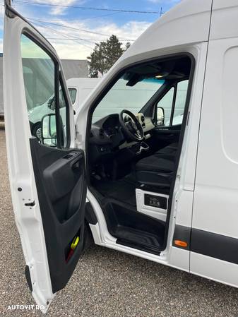 Mercedes-Benz Sprinter 319 - 8