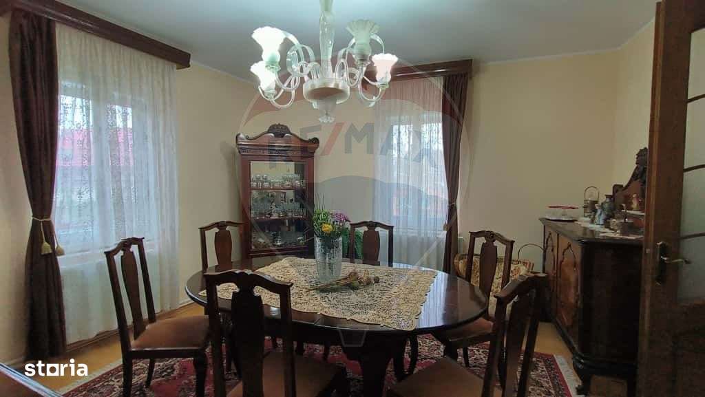 Casă cu piscină de vânzare în zona Piața Centrală Galați - Imagine principală: 3/20