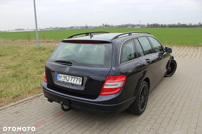 Mercedes-Benz Klasa C 200 T CDI DPF Automatik Elegance - 4