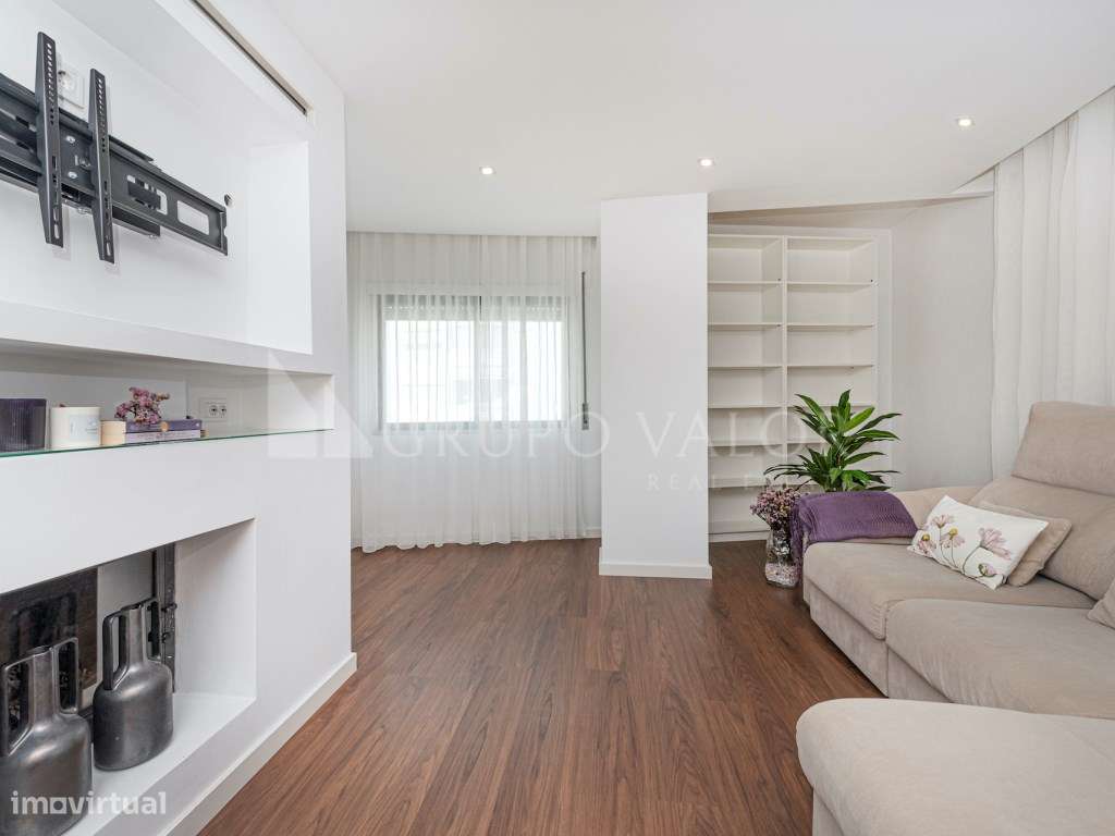 Apartamento T2 Remodelado | Cavaleira | Algueirão-Mem Martins-23