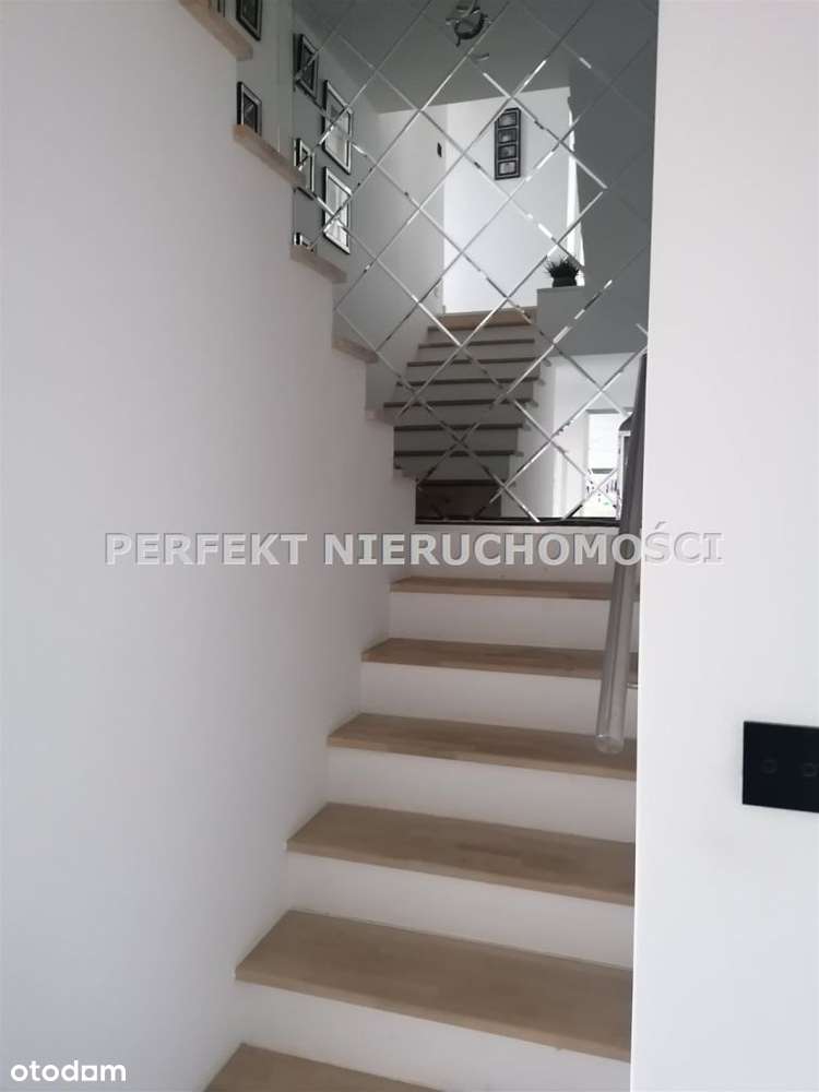 Dom klocek Wysoki Standard-8